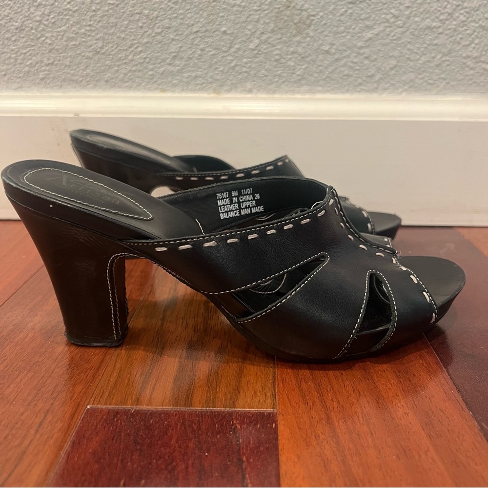 Women's Clarks Artisan Collection Black Leather Heeled Sandals Size 9